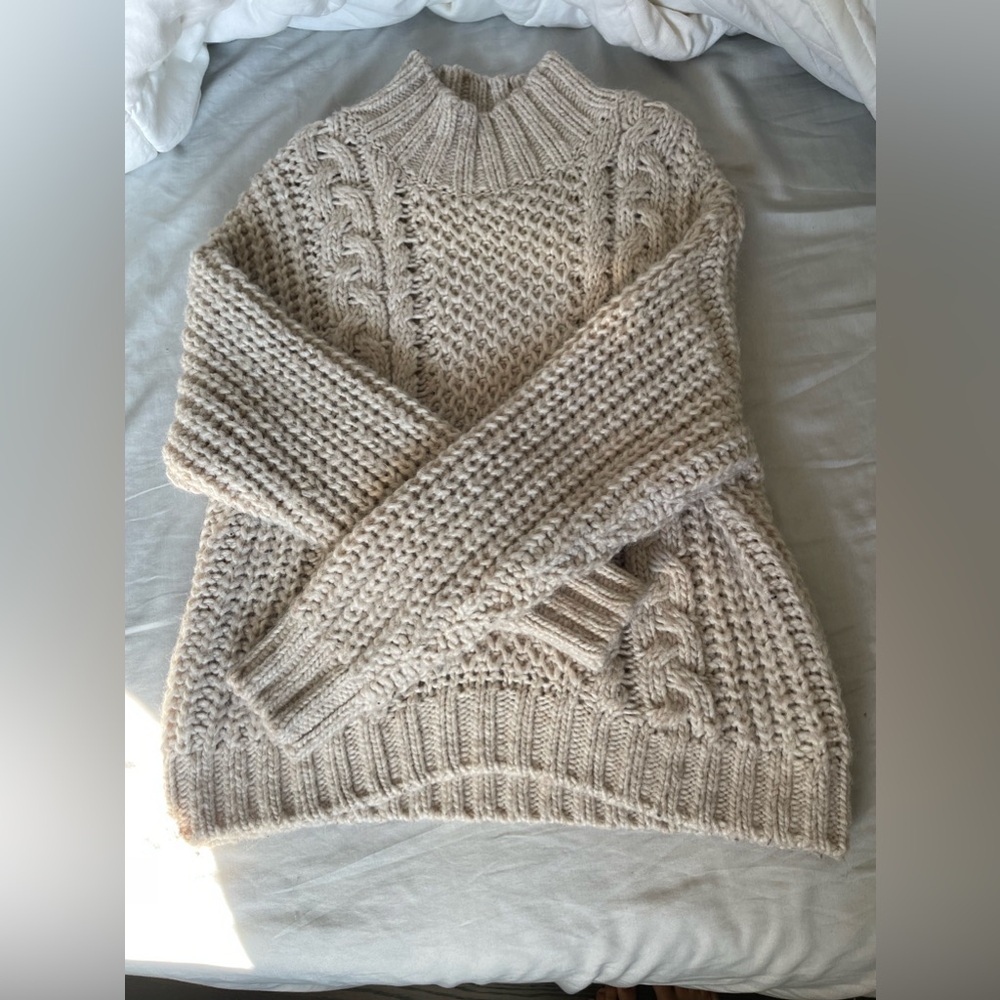 Universal Thread Chunky Knit Sweater - Size M (slight oversized fit)